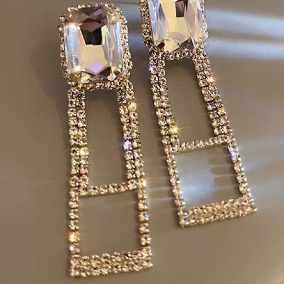 SomethingNiceee Jewelry - Crystal Cascade